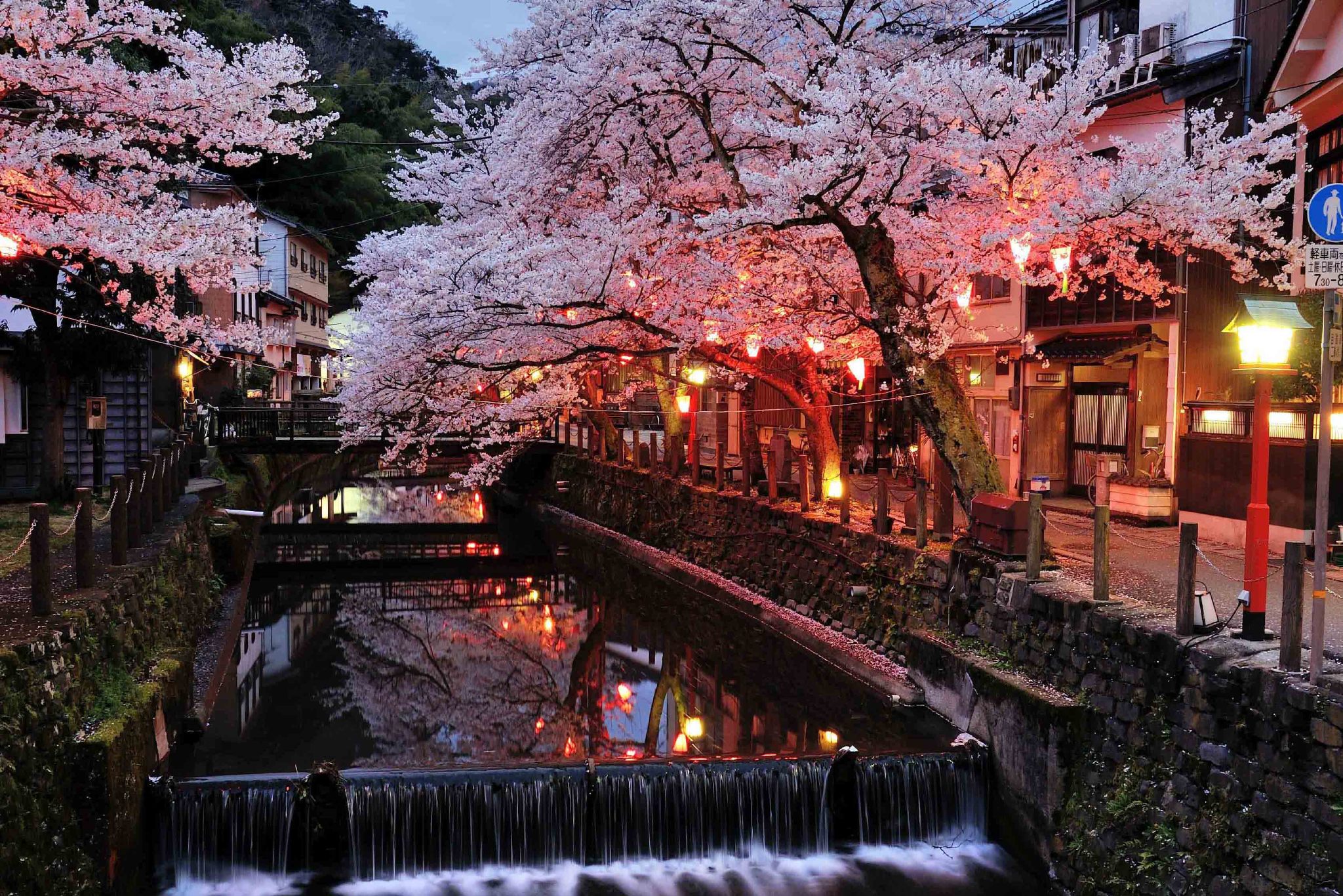 日本的冬天比东北还冷,又没有暖气供应,那他们是怎么取暖的呢?