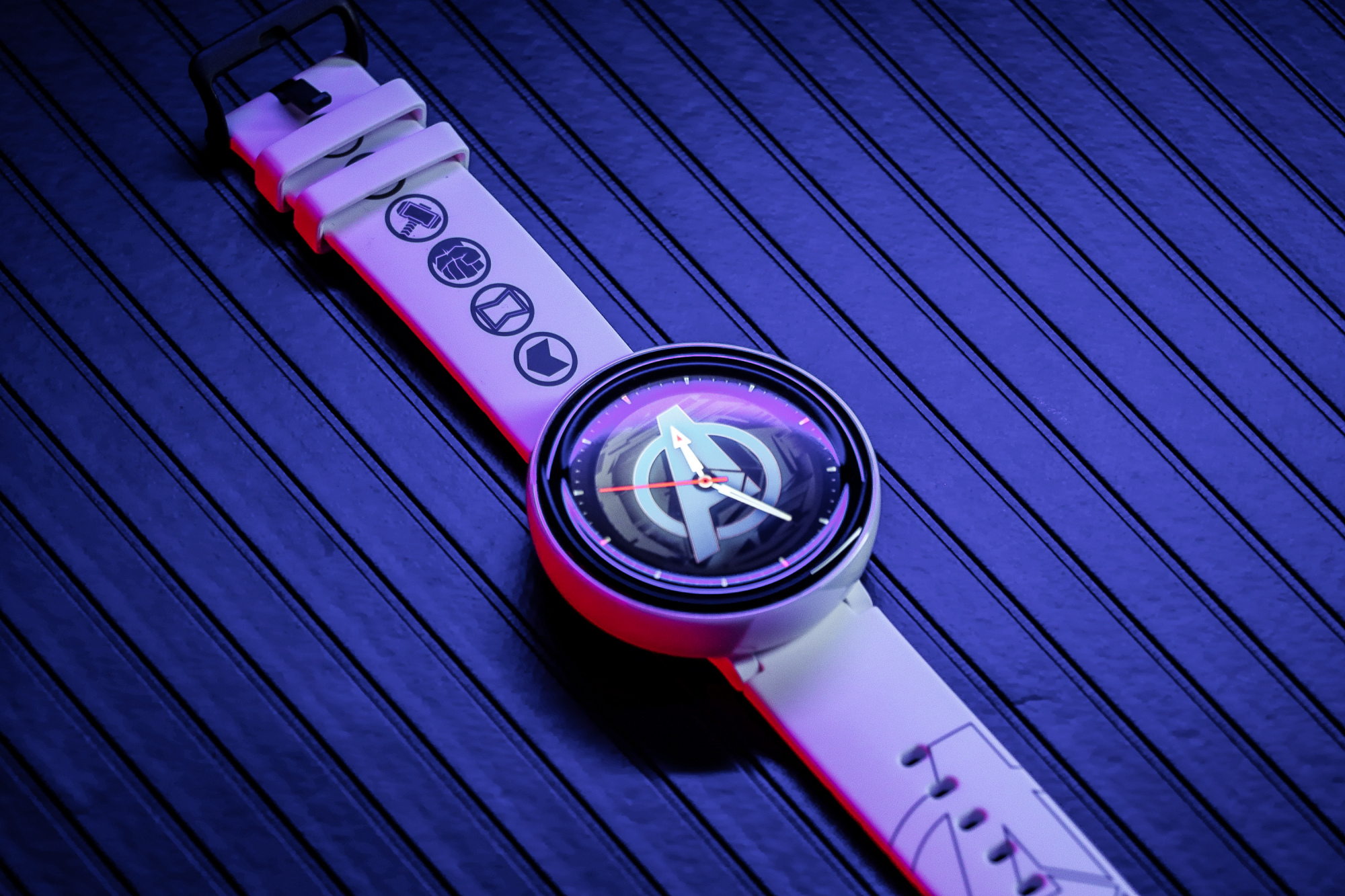 漫威迷首选 华米amazfit智能手表2复仇者联盟限量款图赏