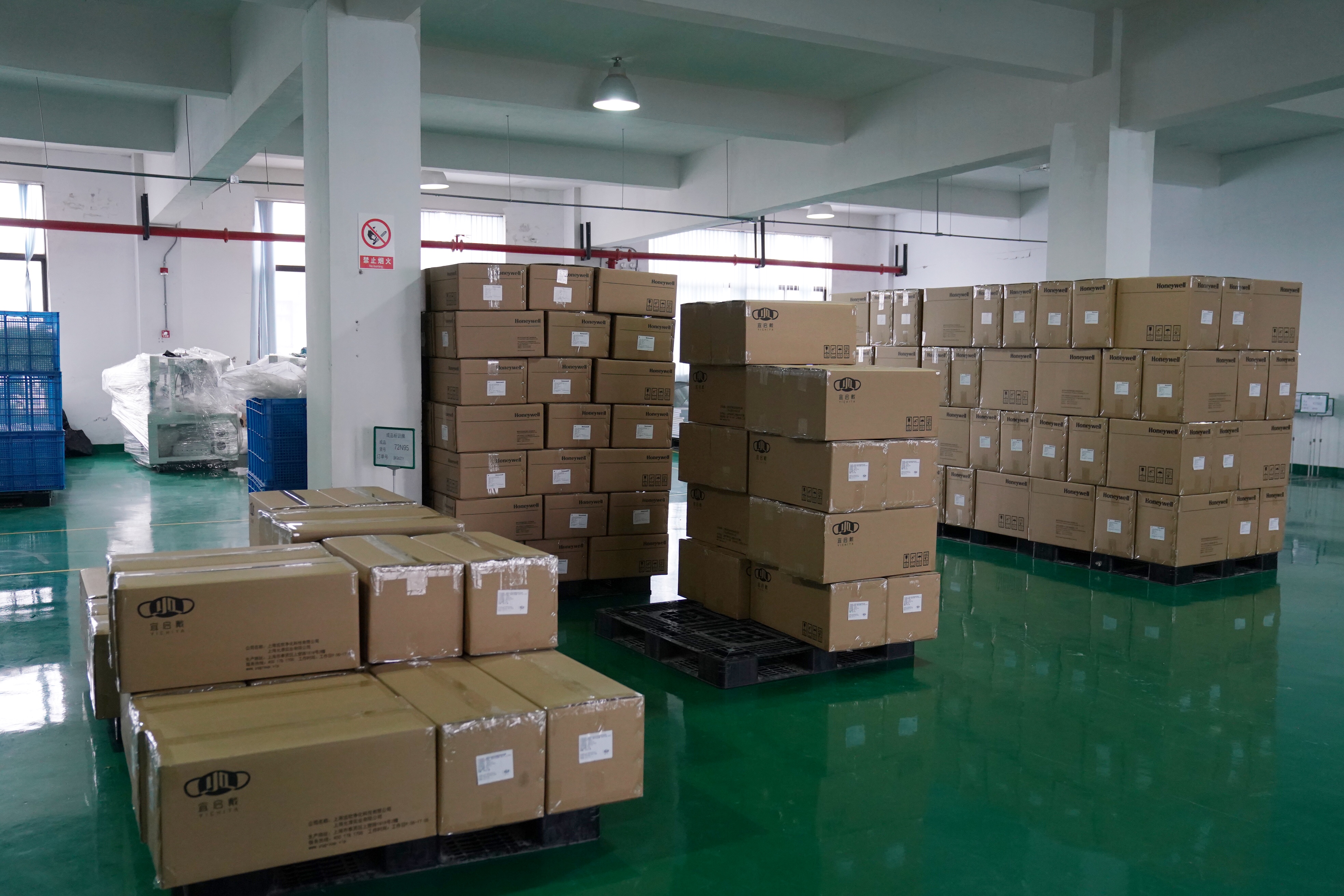 探访沪郊口罩厂:产出将全部通过政府配给,目前核心原材料告急