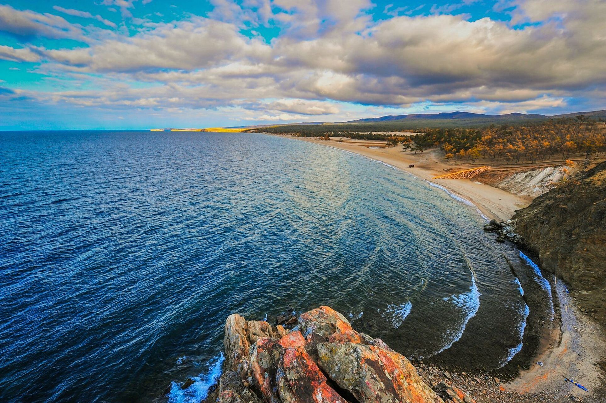 遇见美好##遇见好风景# 贝加尔湖:想体验一把真人版的《冰雪奇缘÷痧