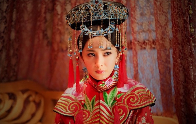 《枕上书》白浅嫁衣美翻!杨幂9个古装大婚造型,这个堪称巅峰!