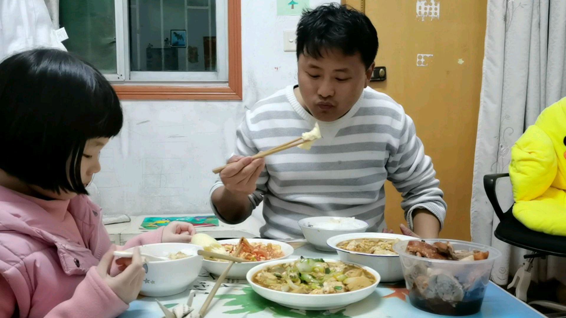 白菜豆腐配烤鸭,晚上一顿饭为一天的辛劳画上个句号