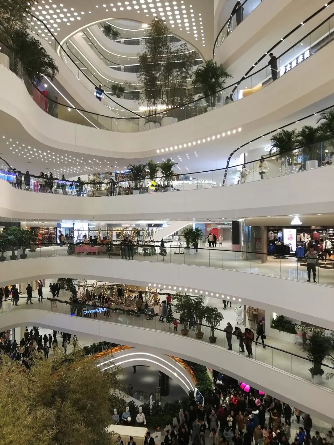 郑州局外太格茂实拍,吃喝玩乐面面俱到