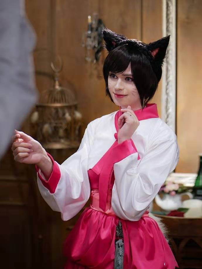 女装大佬sneaky又出新作,cos阿狸风情满满,评论区却直接炸了!