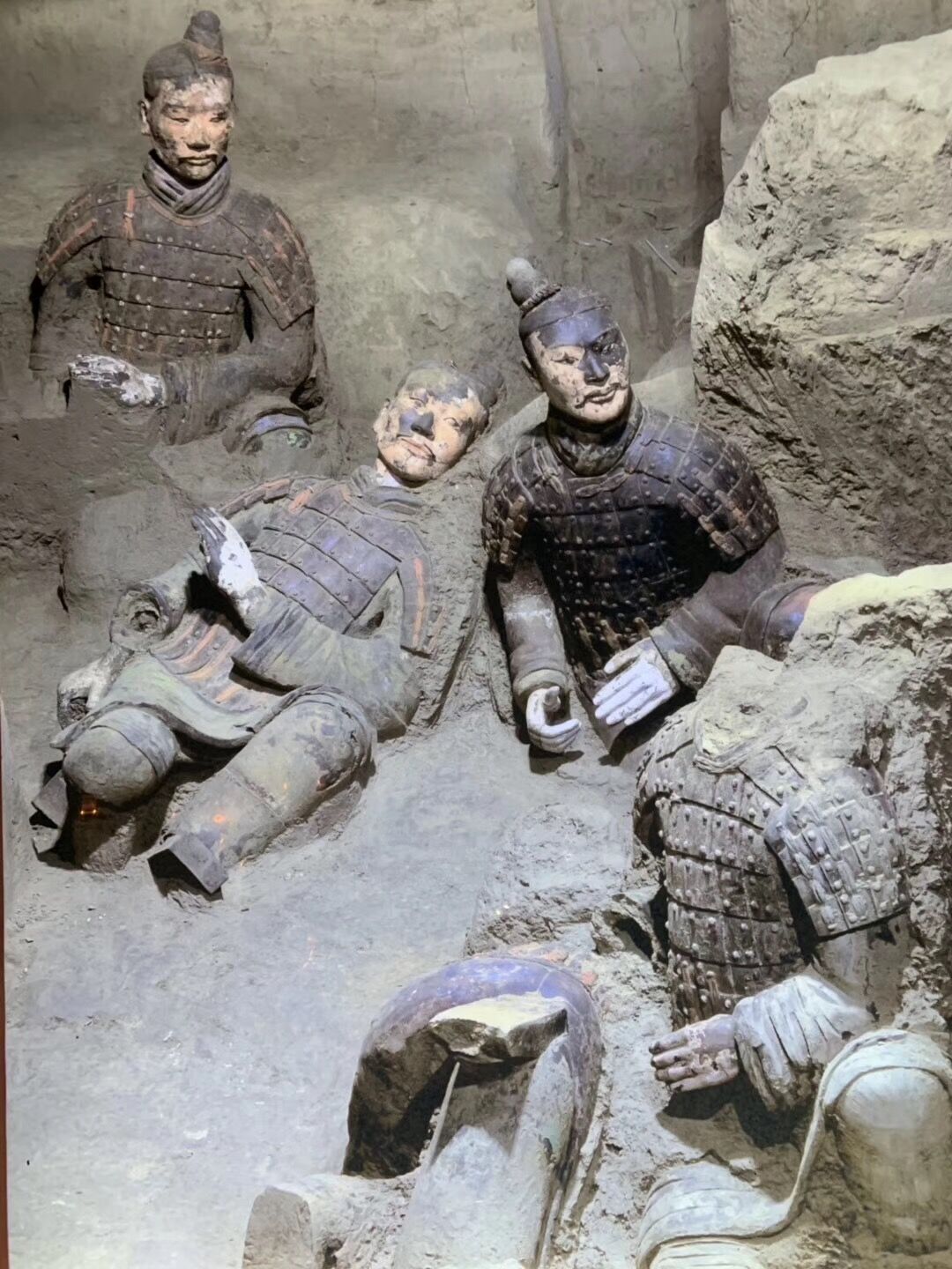 值得一看的兵马俑:图1姿势标准帅气,图4场面太壮观引众人围观