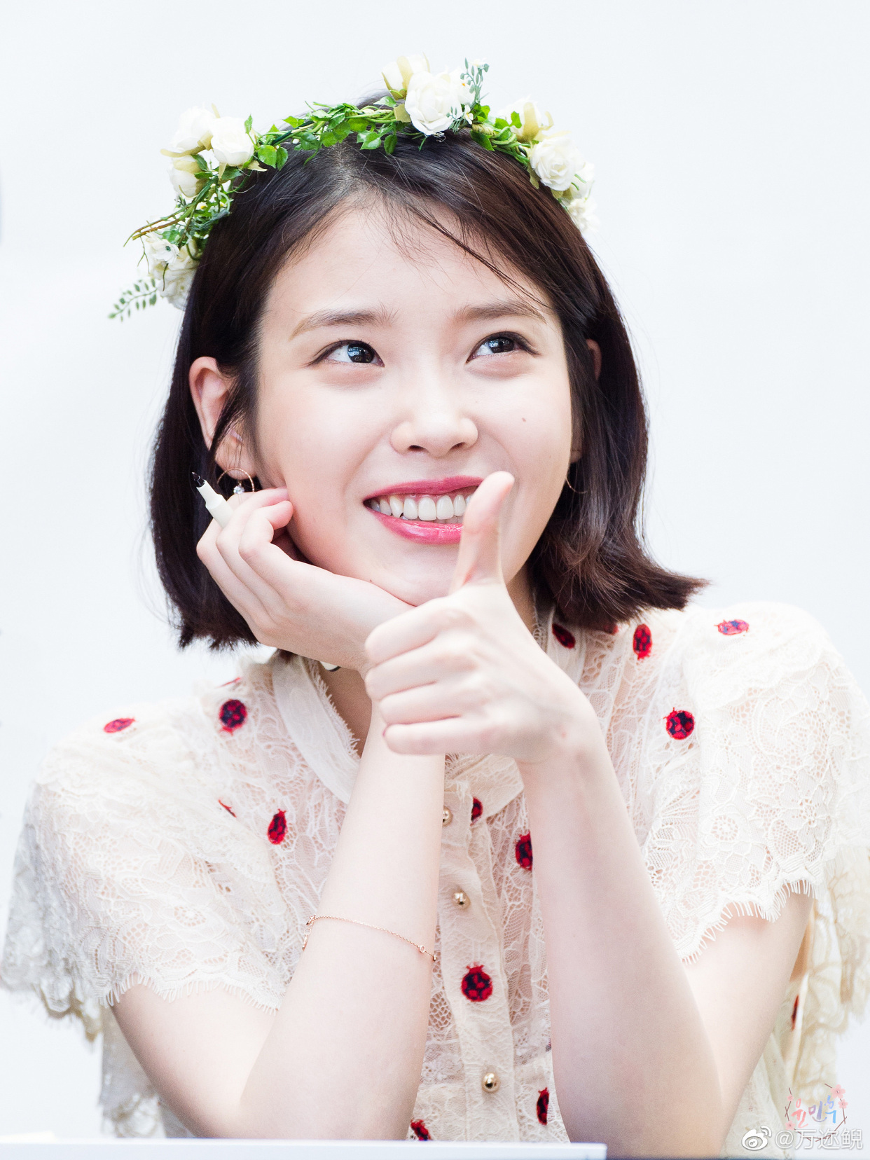 南韩明星李智恩,清纯可爱,甜美迷人