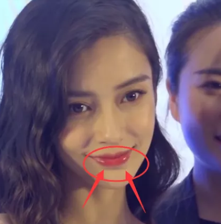 baby被放大十倍抓拍,有谁注意她的"双层嘴唇",真实嘴型长这样