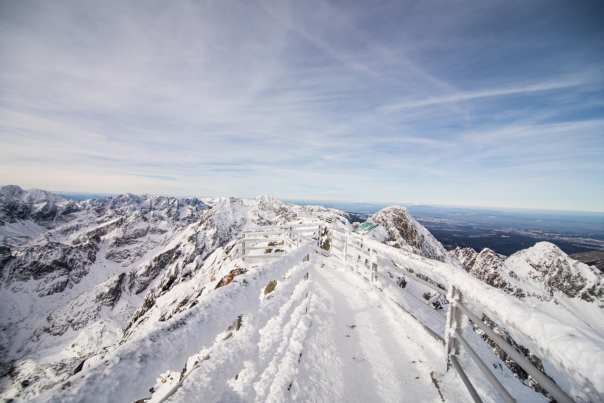 假如冬天有声音# 雪山观景台:欣赏新疆冬季的壮丽景色 雪山观景台,那