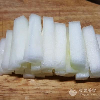 1,冬瓜切条.