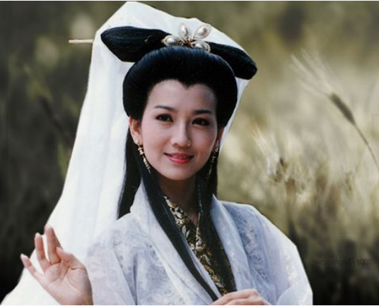 热剧推荐#《新白娘子传奇》讲述的是:白素贞原是在山野中的一条小