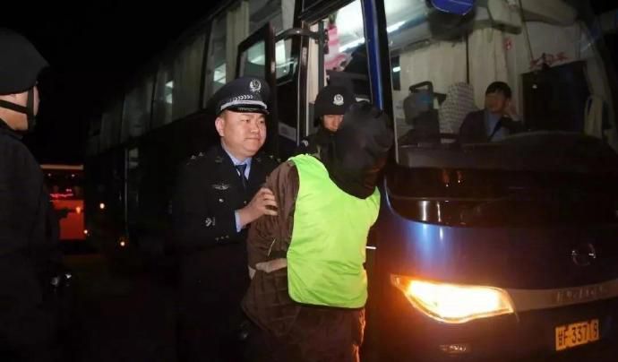 组织卖淫,高利息放贷 酒泉一涉黑集团在逃人员悉数落网