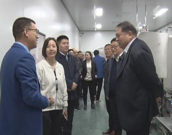 博爱县孝敬镇加大产业扶贫 招商引资加快脱贫致富步伐