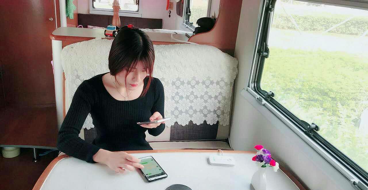 美女房车旅游生活记录(美女房车自驾游记实视频)
