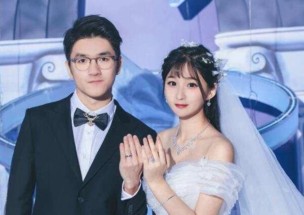 若风老婆阿鲁卡图片