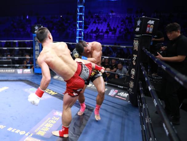 携最新必杀技回归自由搏击,铁英华直言:最想复仇松岡力!