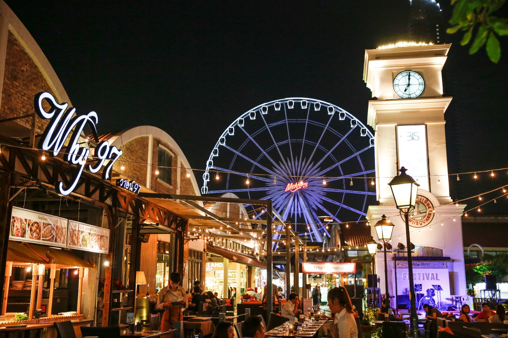 泰国的酒吧二楼一定要注意,美女酒托套路深,没事不要摇铃铛!