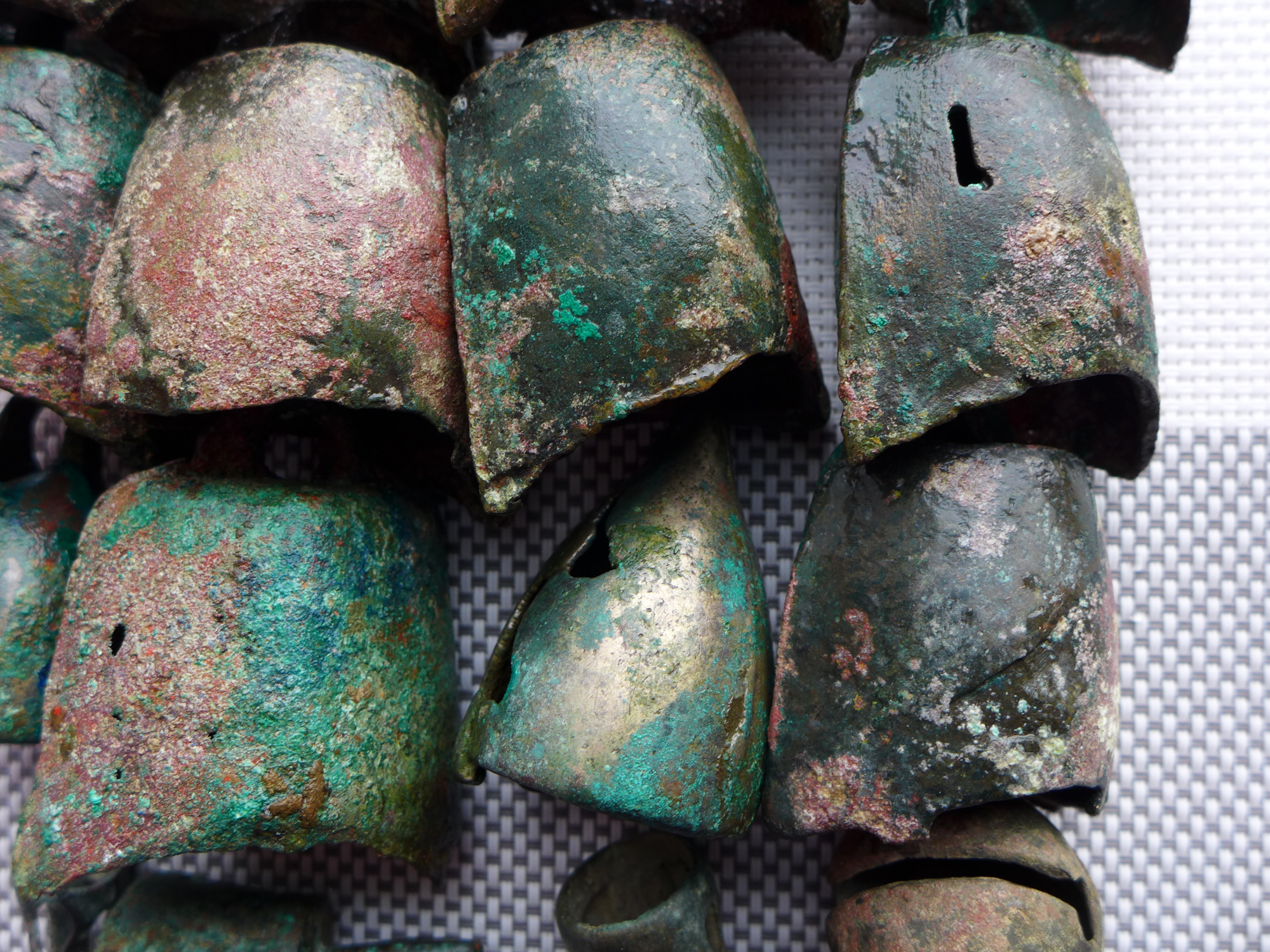 今天在地摊上收获的青铜小件