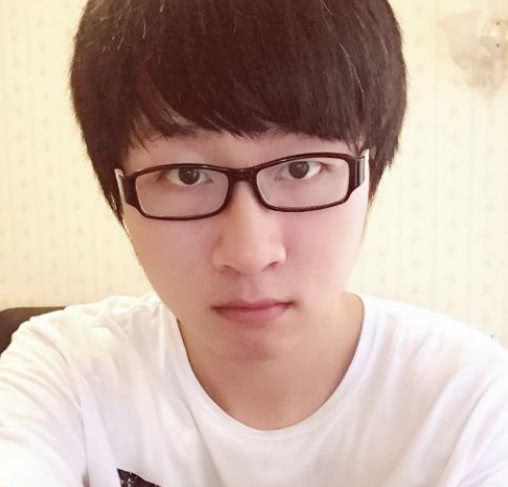 cf:陈子豪成名武器,一梭子一个终结者,小红瑟瑟发抖