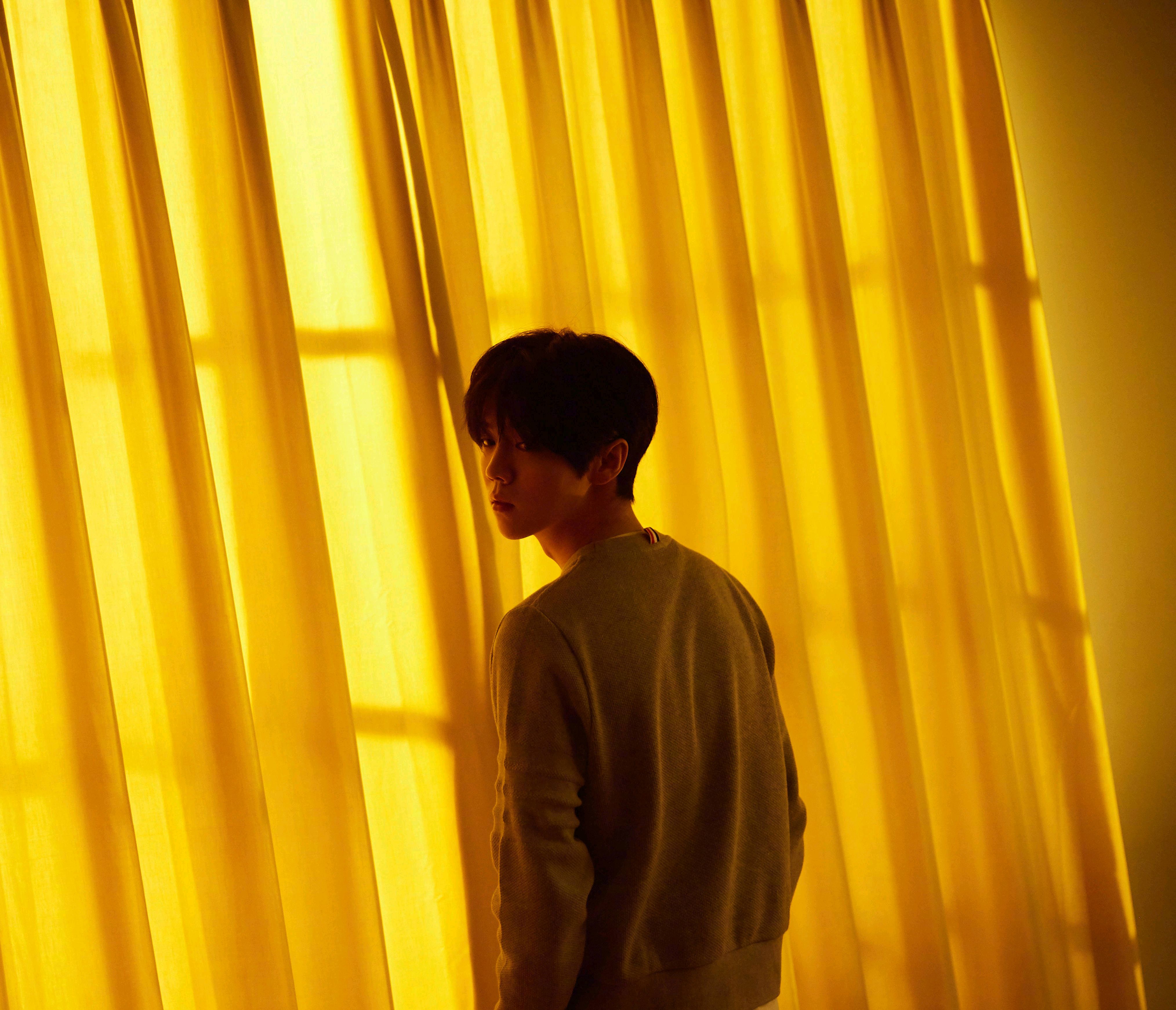 鹿晗新歌《体会》mv花絮图,这个爽朗的少年好迷人!