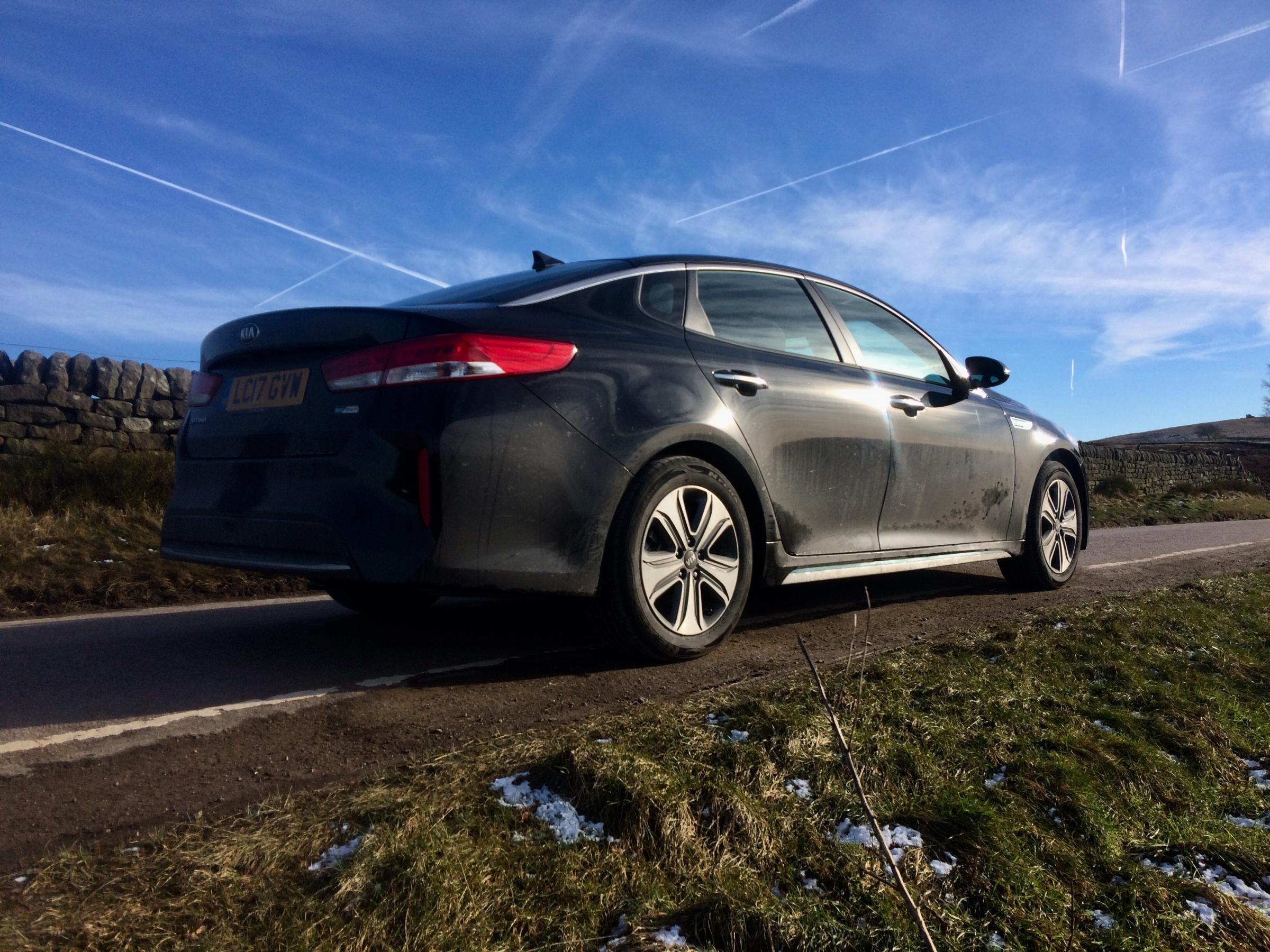 汽车:起亚optima,具备轻松又平稳的驾驶风格,是一款宽敞的车!