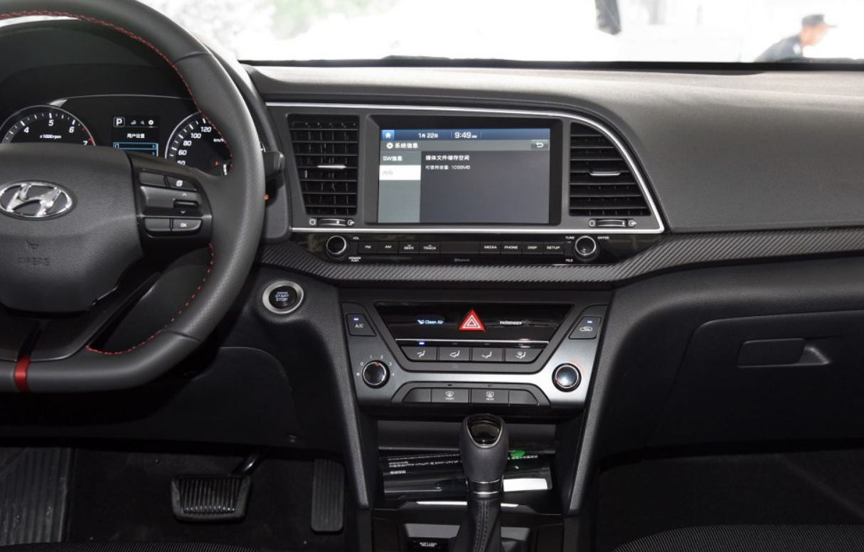 年轻人最喜欢的车领动2018款 1.6l 自动15周年特别版?