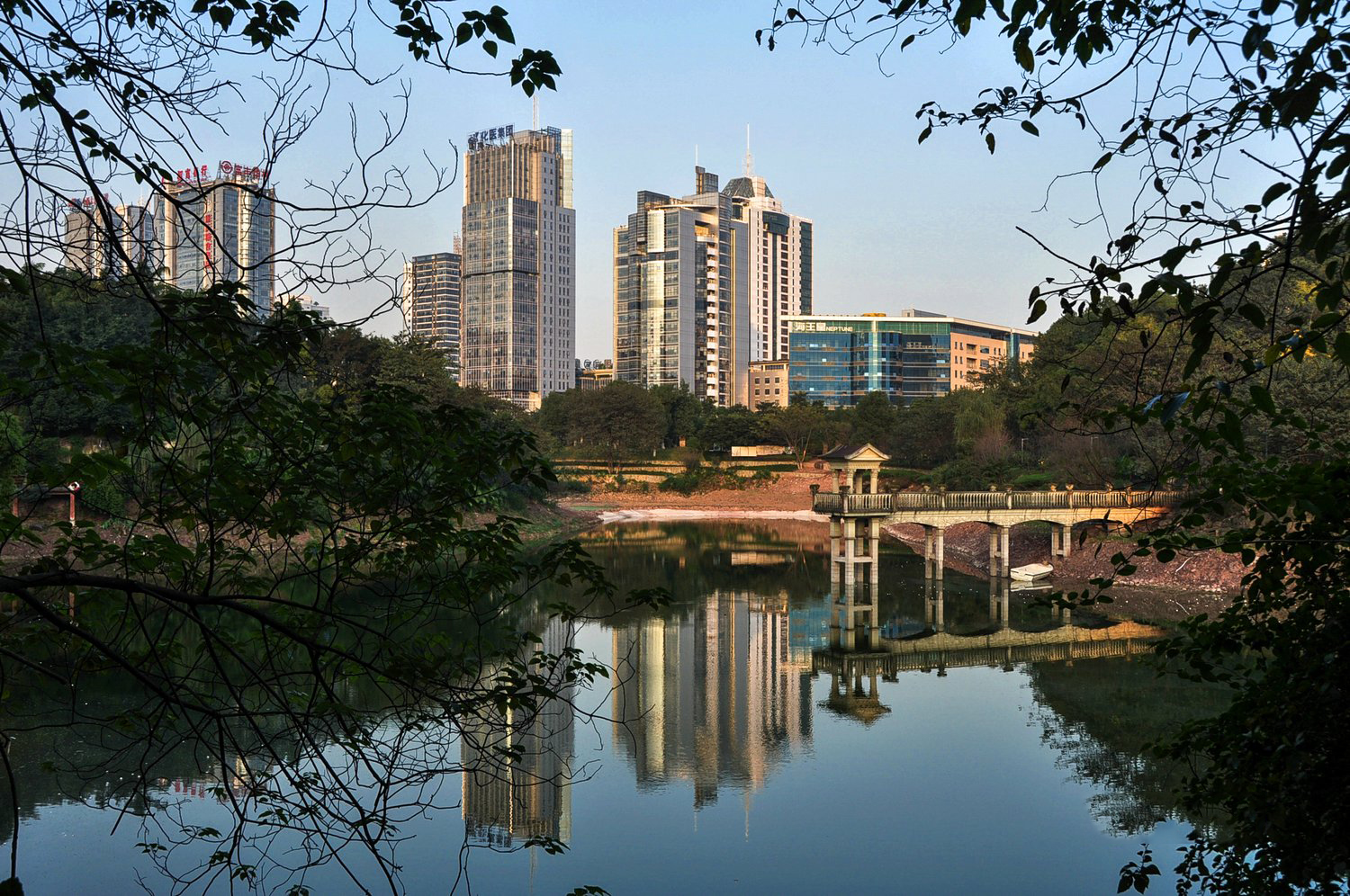 重庆景点:两江幸福广场
