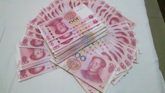 我借给同事1万块,离职时找他还钱,收到他发来的信息,我愣了!