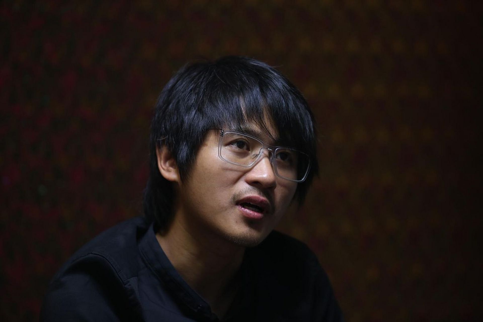 郭顶是一位才华横溢的音乐创作人,他的音乐风格丰富多样,旋律和节奏