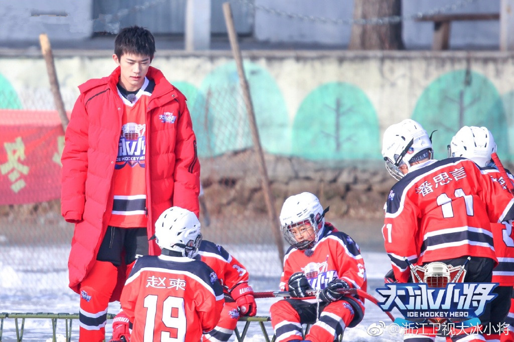 《大冰小将》中当雷佳音打电话过来嘘寒问暖时,大家的表现太逗了