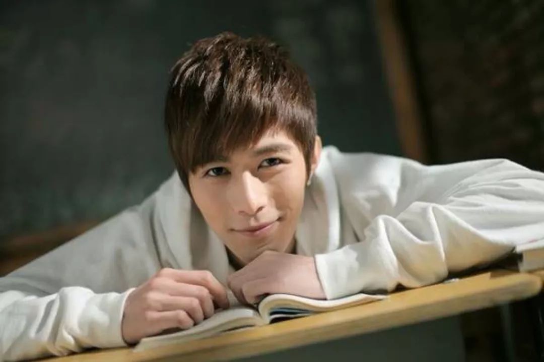 ninepercent要解散?彭昱畅为吻戏剃头?