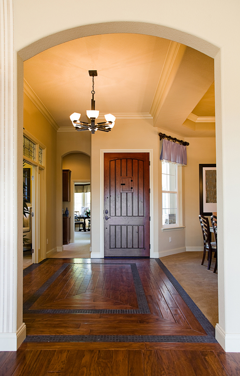 美式风格门窗以其大气与实用的特点,成为了当今建筑领域中的一种流行