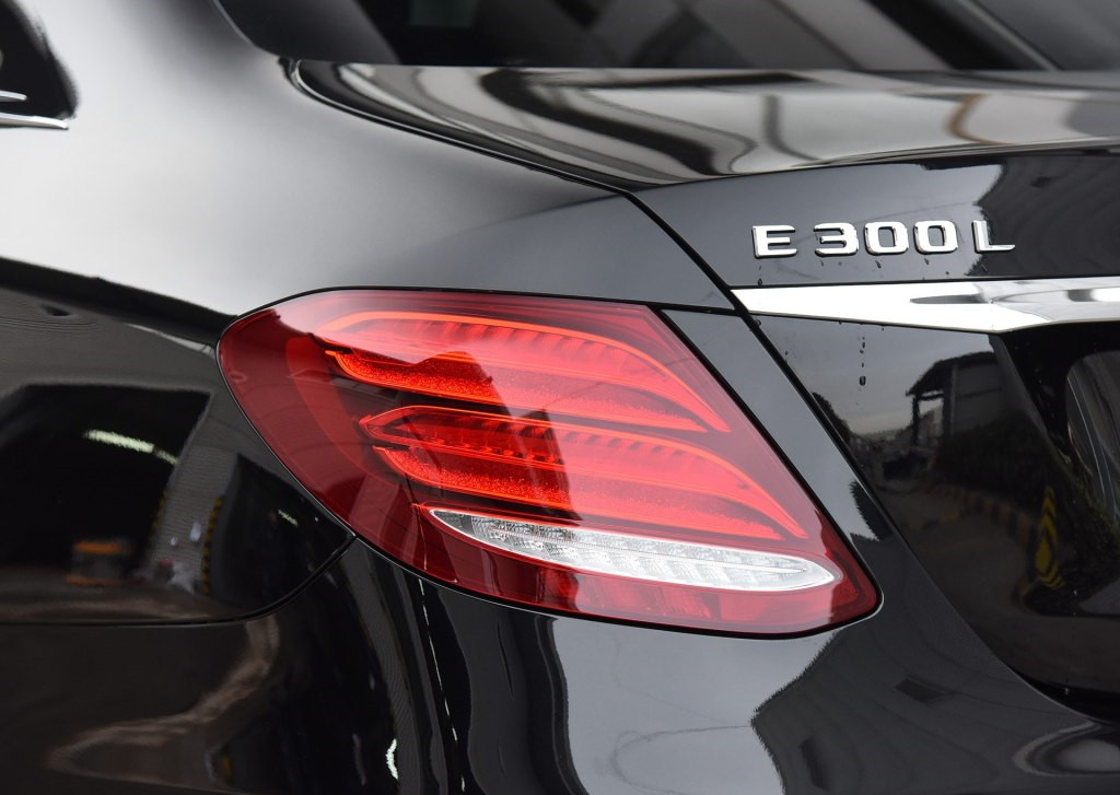 商务豪华的"小迈巴赫"奔驰e级,真的像大家说的那么好吗?