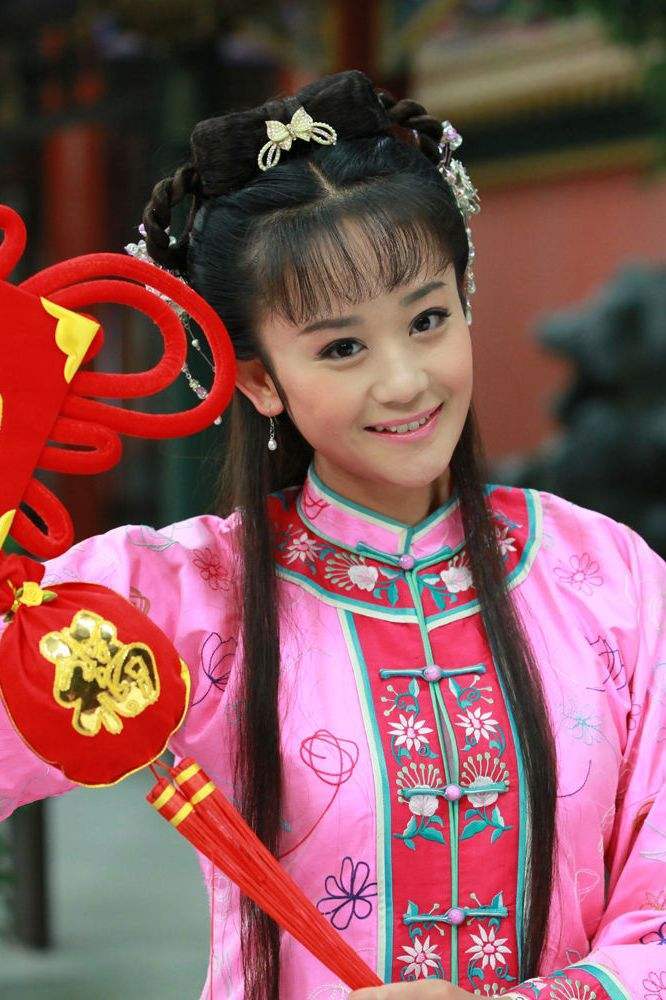 以前谈过一个男朋友,非常没有安全感,睡觉的时候,他要和海陆一直视频