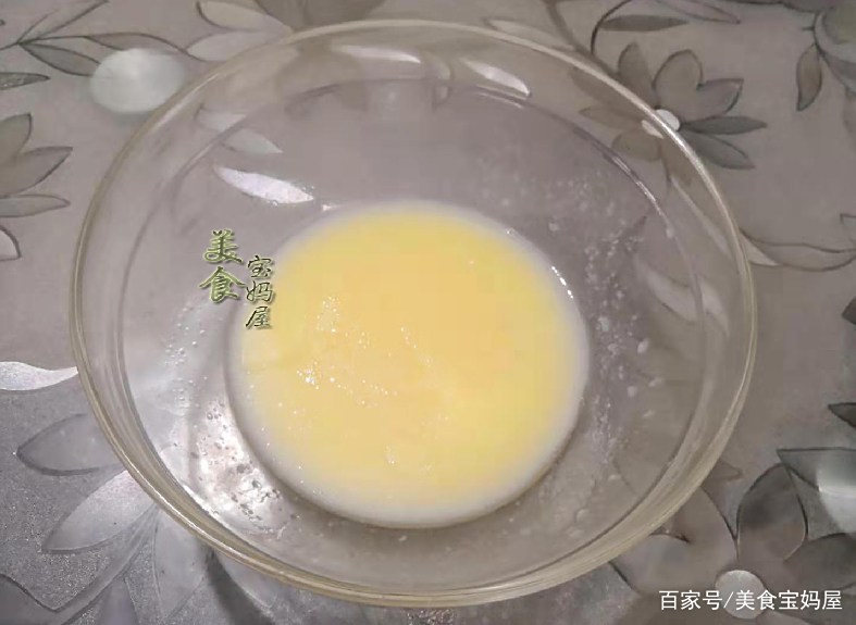 戚风蛋糕不塌陷不开裂不回缩的秘方,简单零失败,新手也能做成功 戚风蛋糕不塌陷不开裂不回缩的秘方,简单零失败,新手也能做成功