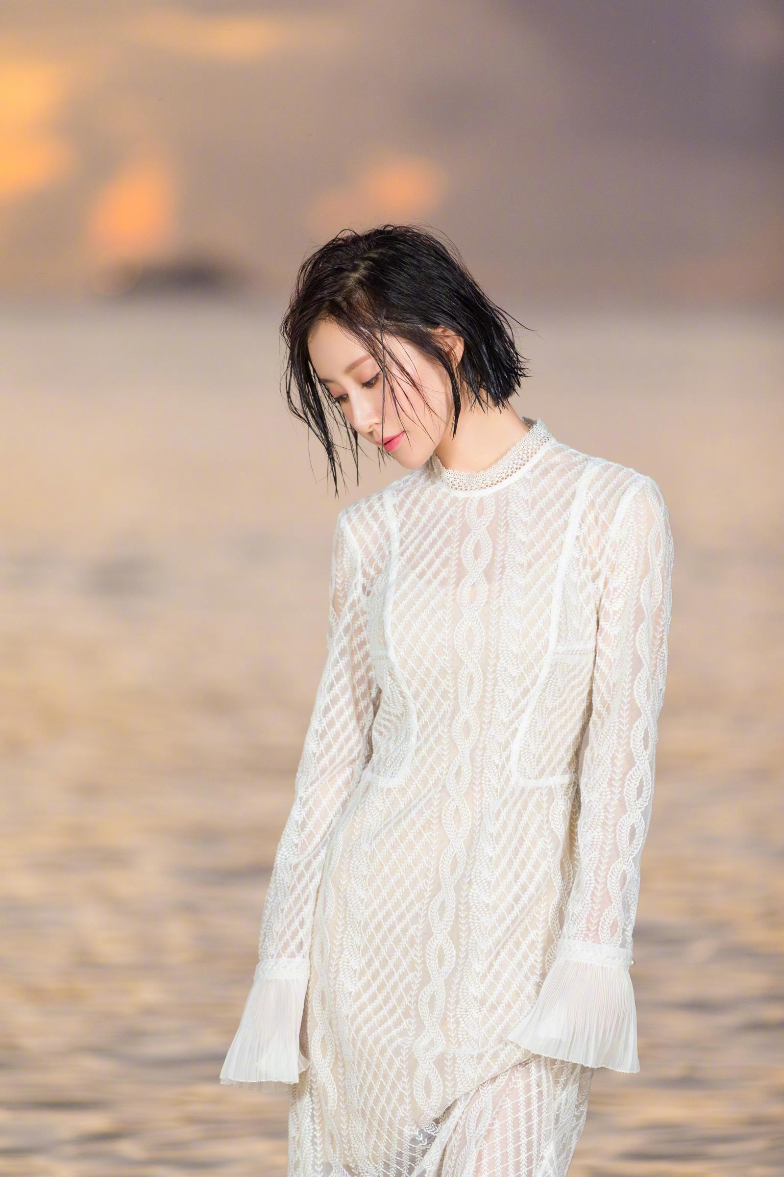 年前剪什么波波头好看,舒畅的这款发型就很时尚,优雅大气又减龄