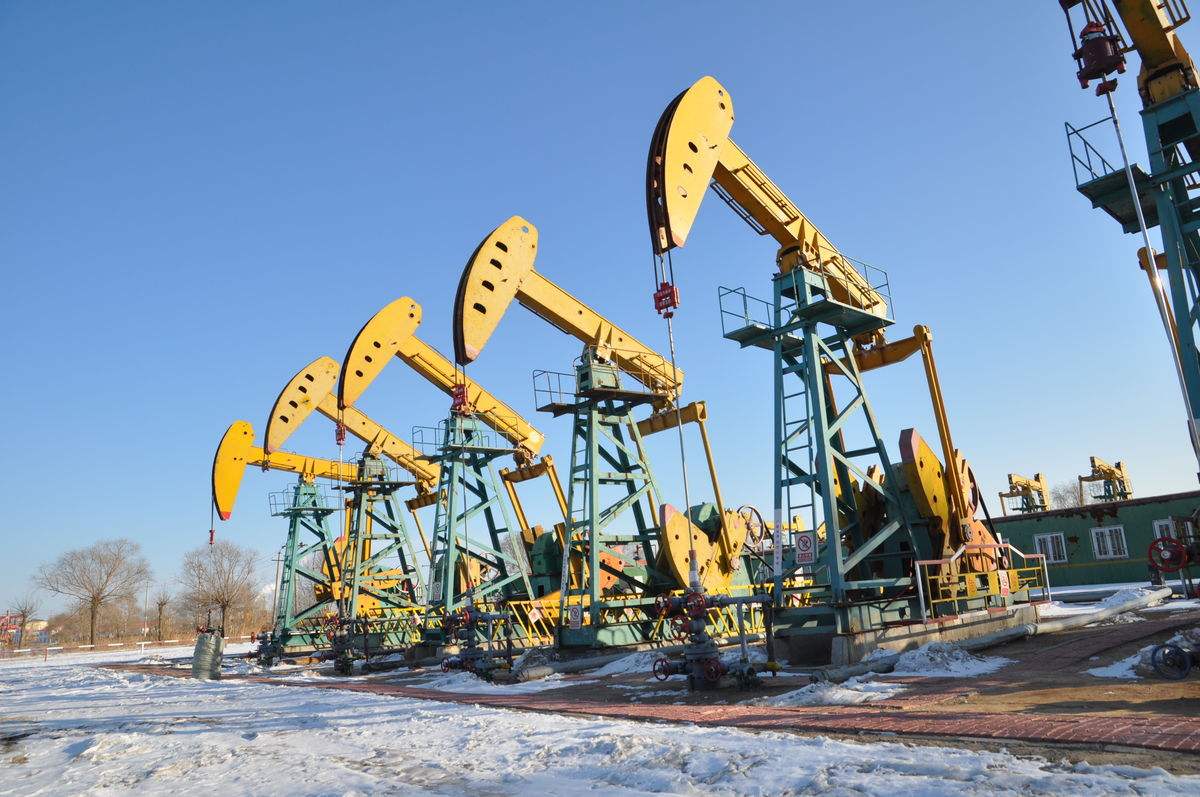 美国在境内发现一座油田,价值高达1.14万亿美元,受益方却是我国