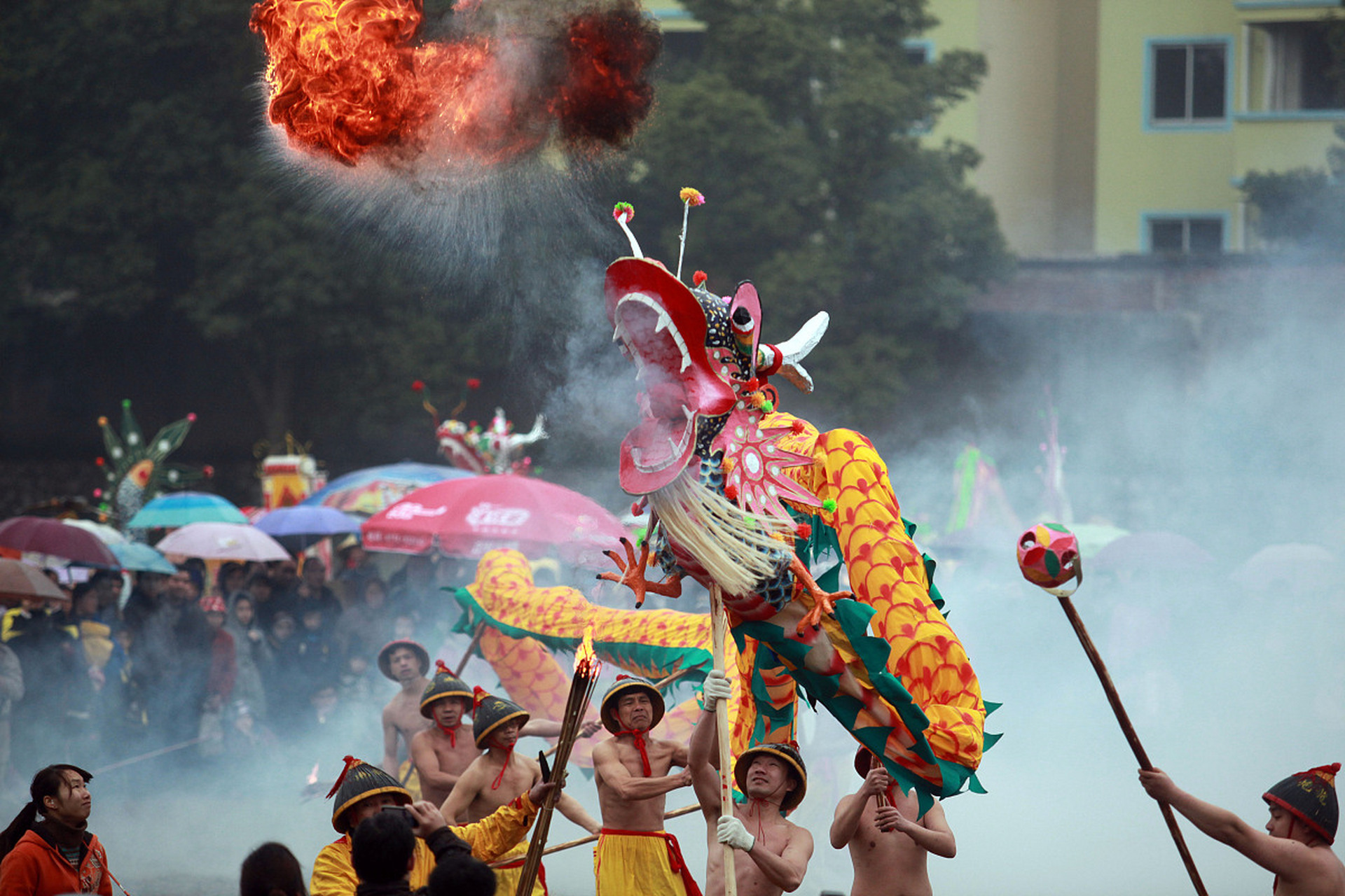 宾阳炮龙,又被称为炮龙节,是广西壮族自治区南宁市宾阳县的一个传统