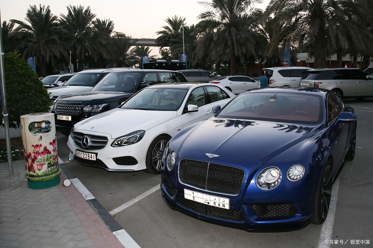 豪车遍地,是不是真的有钱人很多呢?实现是这个样子