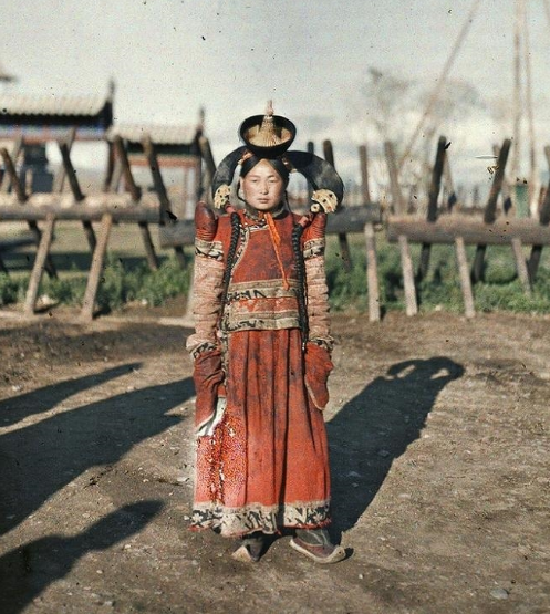 罕见清末蒙古上色老照片 图2为清末的蒙古女人 图9为凯旋门