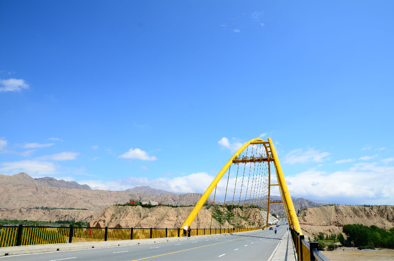 5 海南藏族自治州·黄河清大桥(贵德黄河大桥)