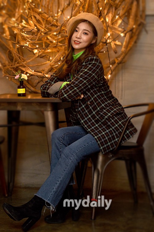 组图:hello venus李序英出席音乐剧《爱在雨中》访谈