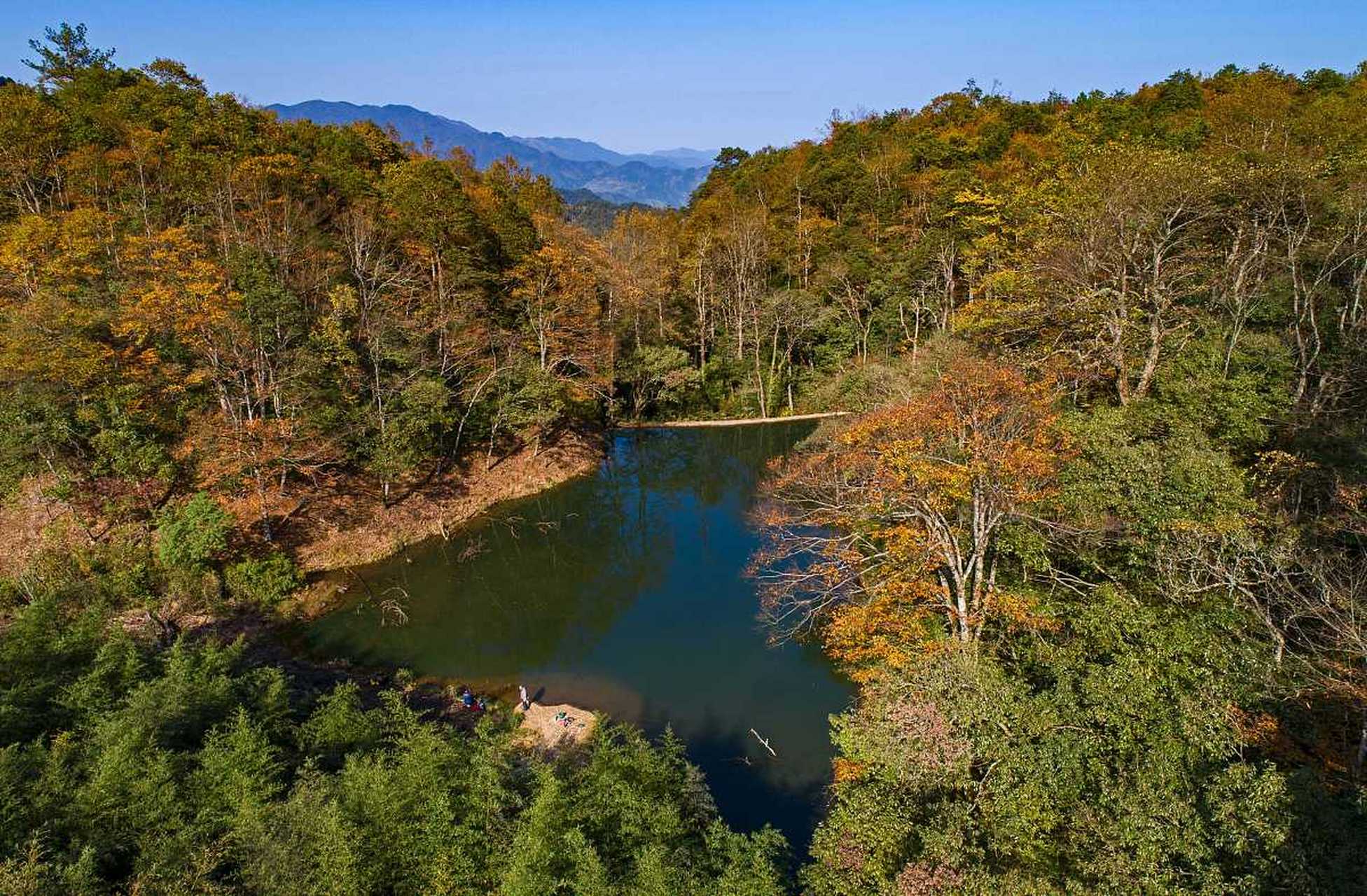 雷公山位于中国贵州省黔东南苗族侗族自治州雷山县,是贵州东部的一座