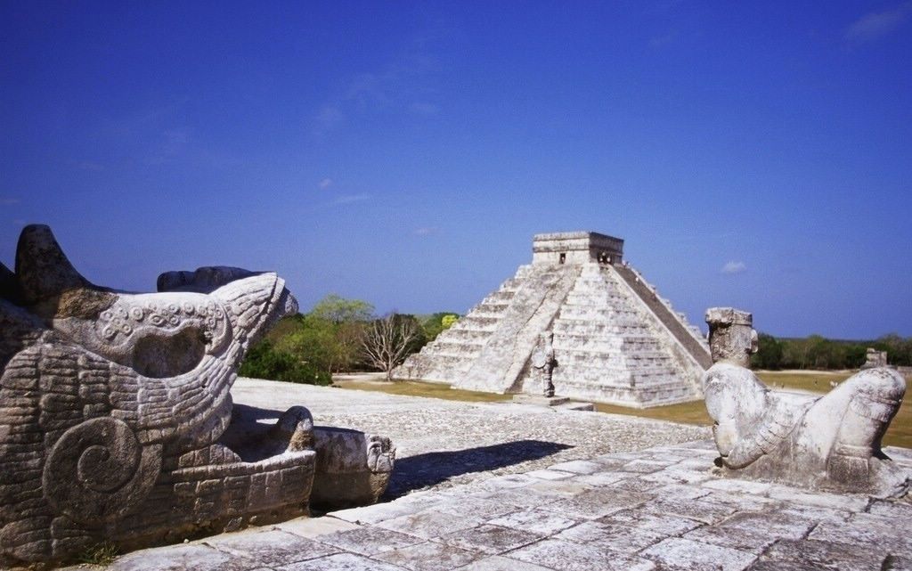 追踪超越人类智慧的远古遗迹:玛雅金字塔之谜