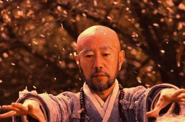 枯荣大师说天龙是武学末世,扫地僧摇头不语,只是微微一笑!