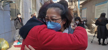 战疫一线丨巾帼不让须眉——施萍,与病毒赛跑的南方"女汉子"