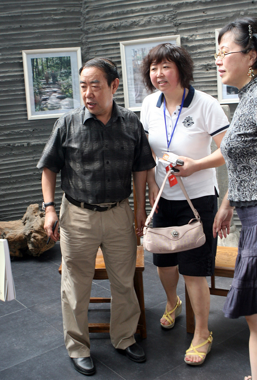 庄之蝶 ,西京城内闻名的大作家.