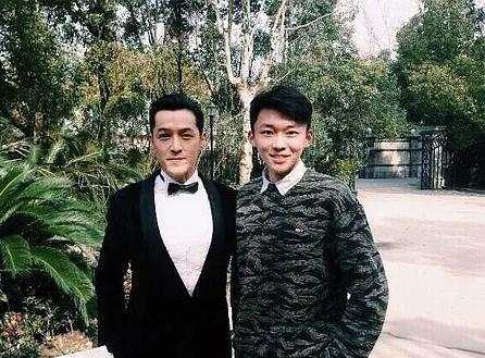 王天风刘奕君的儿子曝光,跟关晓彤是同学,目测没有老爸帅