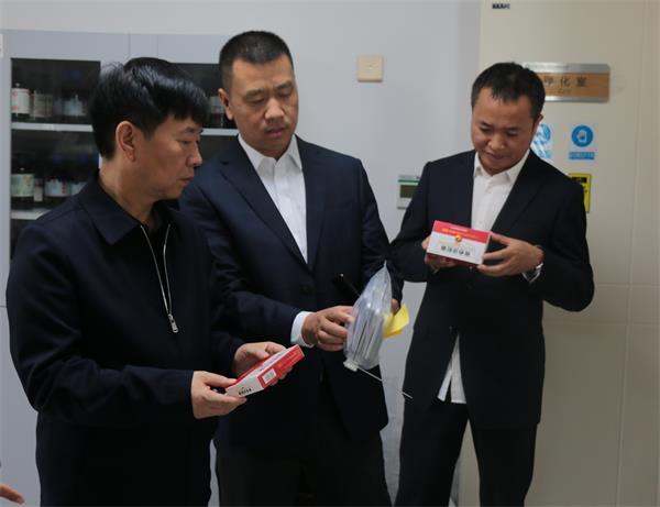 韦红革深入辖区企业开展"不忘初心,牢记使命"主题调研及企业稳增长