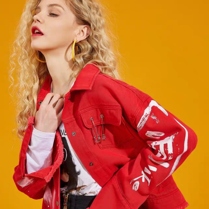 红色潮衣可以这样搭配,让你红红火火的过个好年