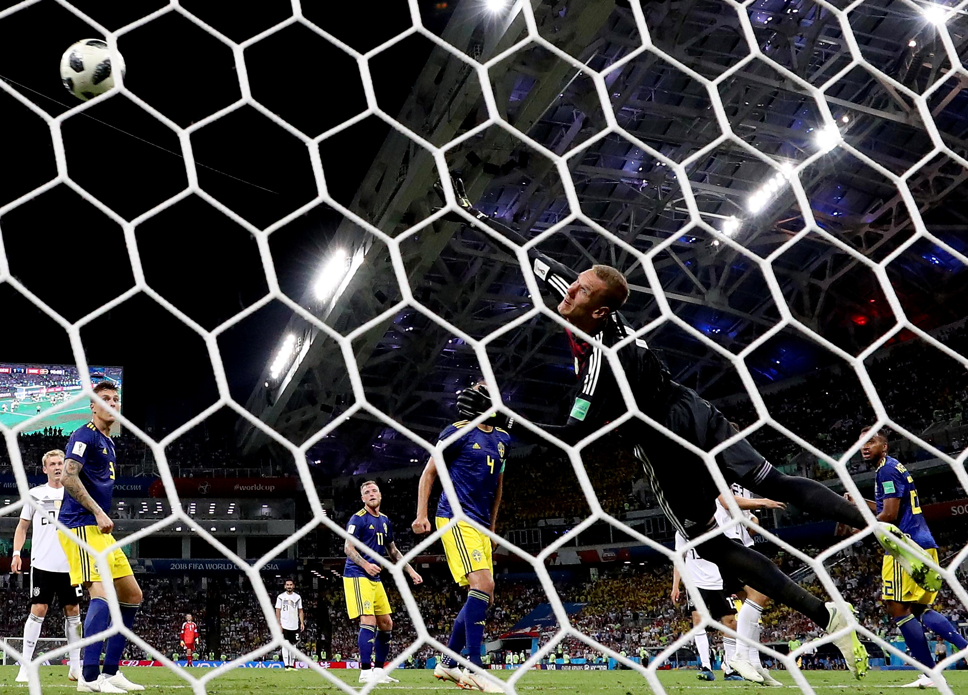 足球——f组:德国队克罗斯补时绝杀(5)